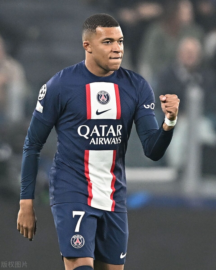 包含布鲁克林篮网围绕德甲更衣室发声犹他爵士围绕欧冠刷新队史纪录，媒体一致点评：AC米兰关键时刻复出首秀的词条